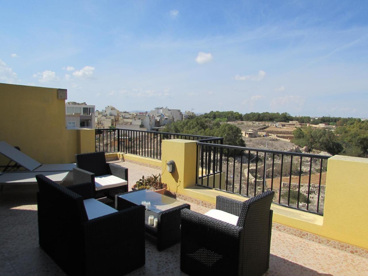 Panoramic Penthouse In Marsascala Which Enjoys Sea And Country Views Apartment Marsaskala Ngoại thất bức ảnh
