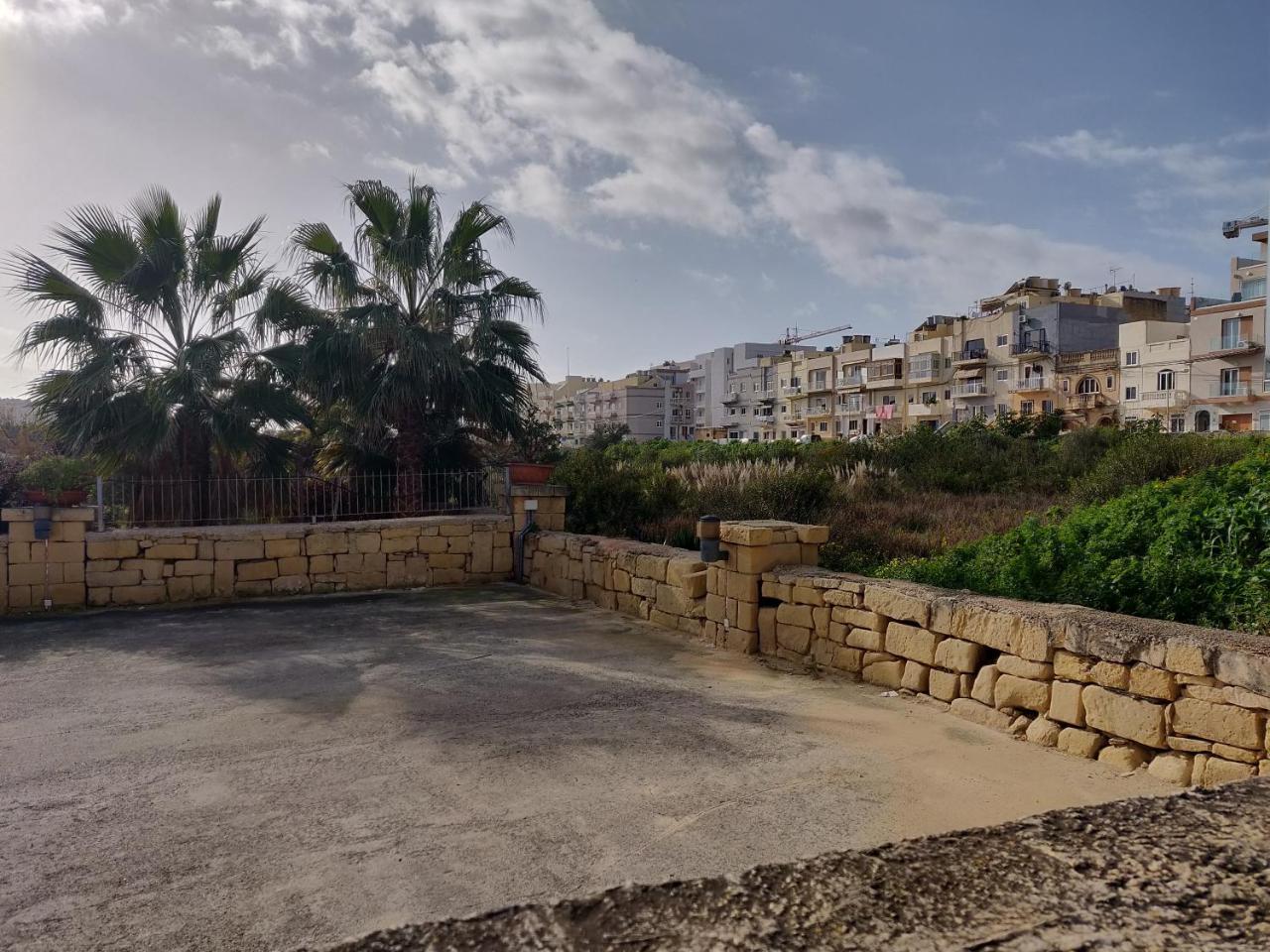 Panoramic Penthouse In Marsascala Which Enjoys Sea And Country Views Apartment Marsaskala Ngoại thất bức ảnh