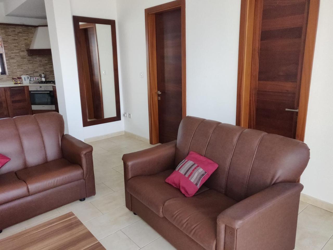 Panoramic Penthouse In Marsascala Which Enjoys Sea And Country Views Apartment Marsaskala Ngoại thất bức ảnh