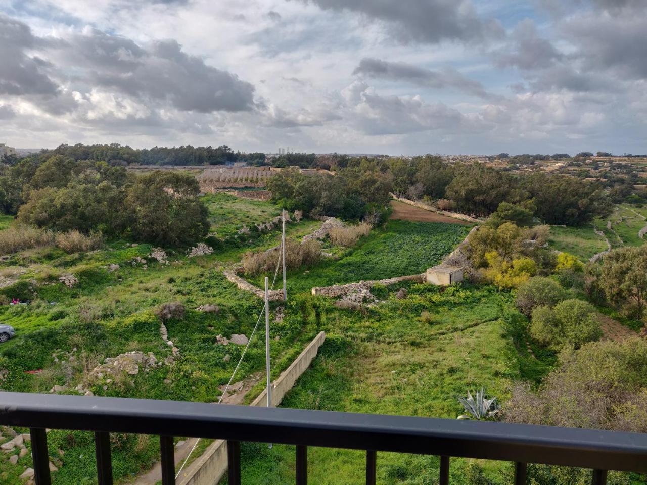 Panoramic Penthouse In Marsascala Which Enjoys Sea And Country Views Apartment Marsaskala Ngoại thất bức ảnh