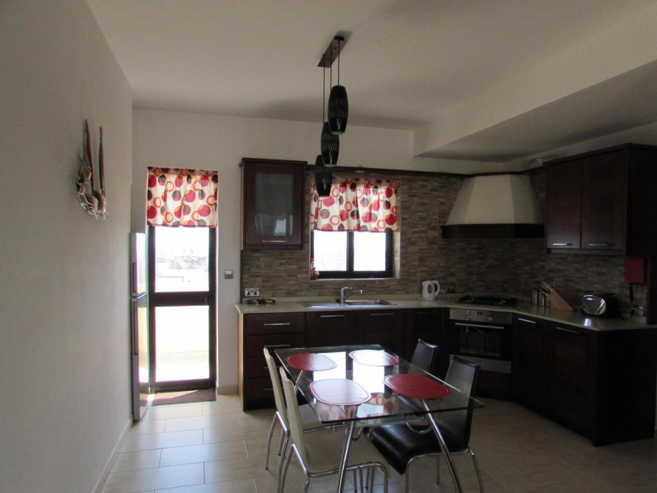 Panoramic Penthouse In Marsascala Which Enjoys Sea And Country Views Apartment Marsaskala Ngoại thất bức ảnh