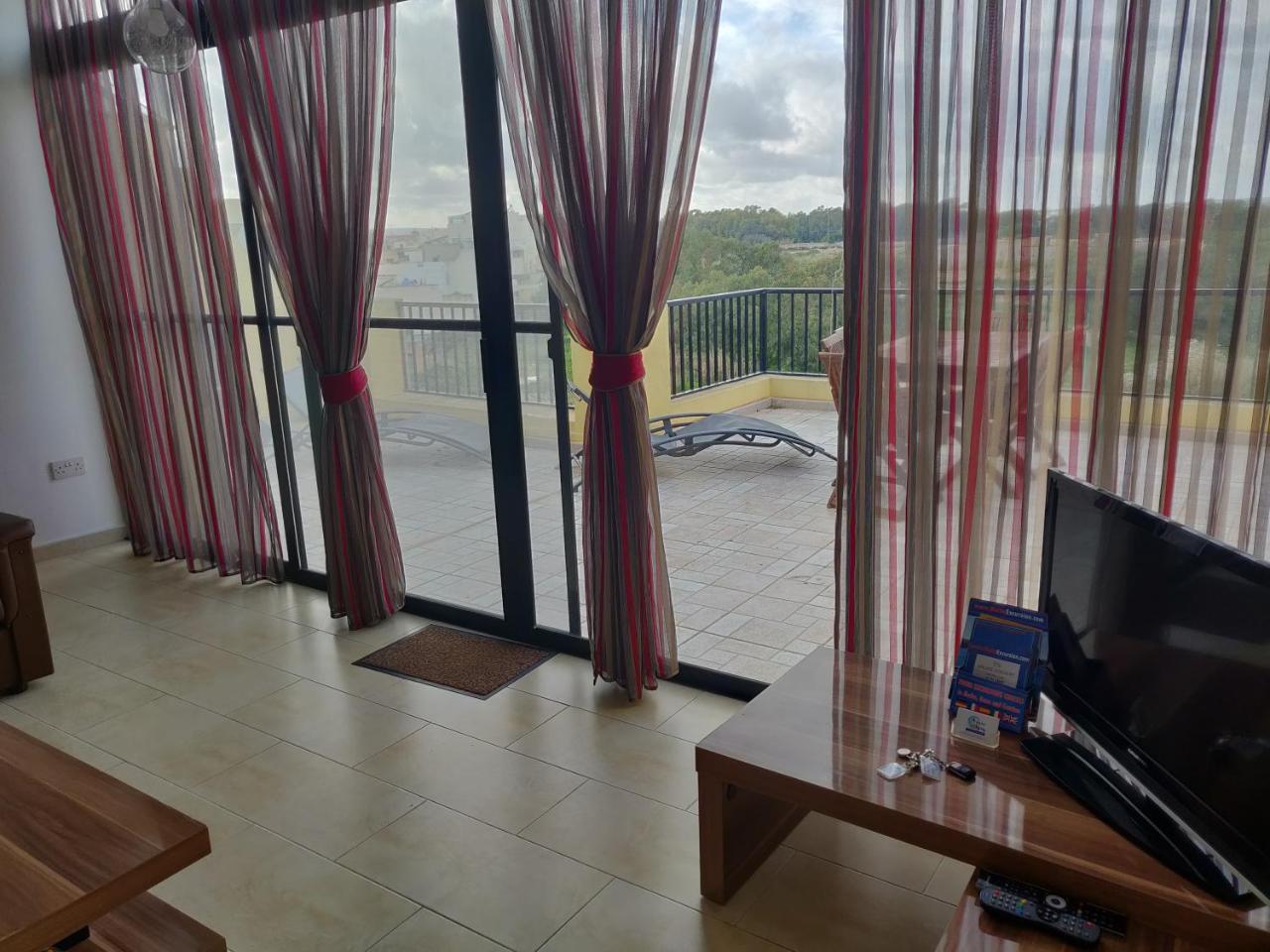 Panoramic Penthouse In Marsascala Which Enjoys Sea And Country Views Apartment Marsaskala Ngoại thất bức ảnh