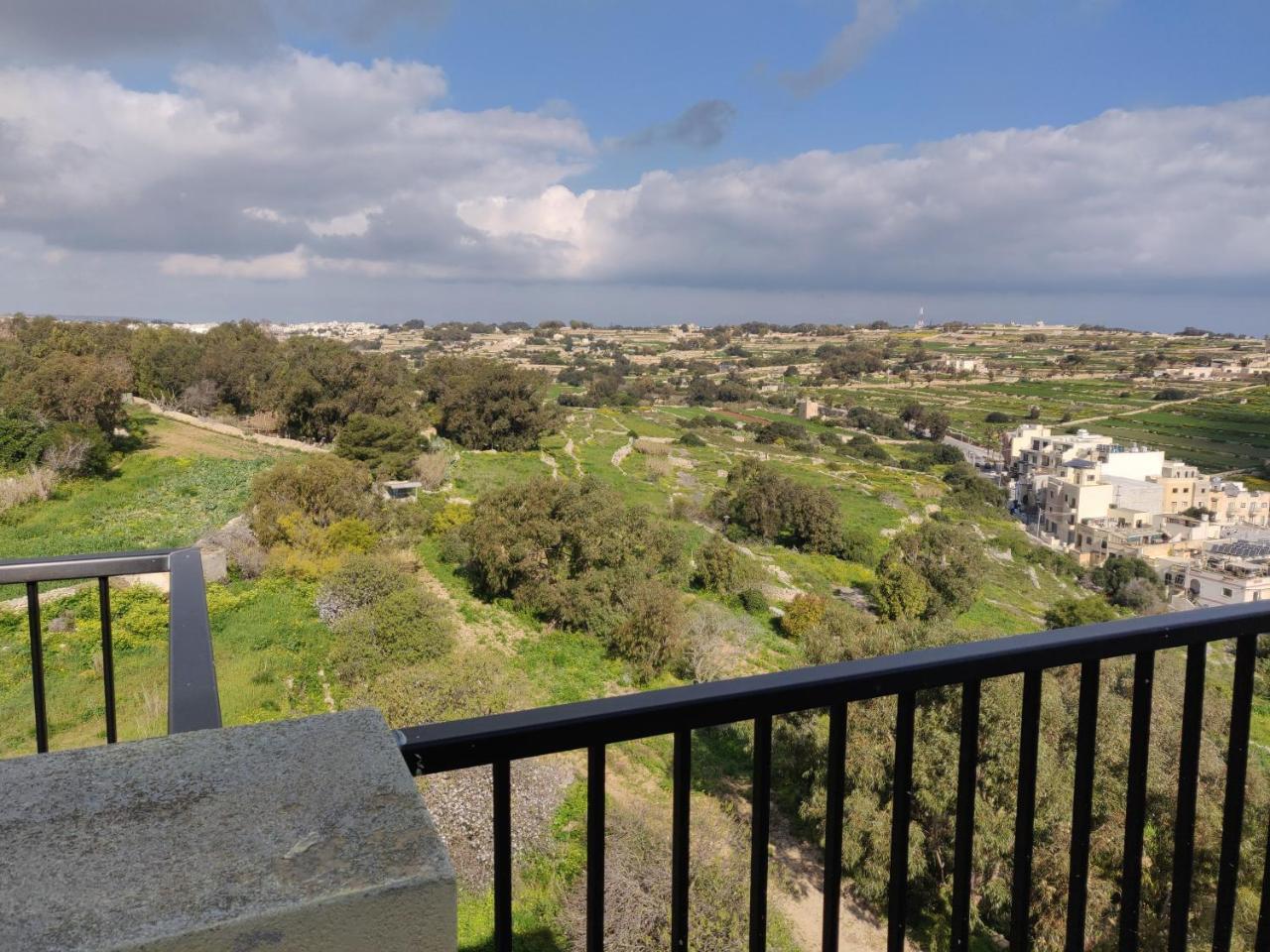 Panoramic Penthouse In Marsascala Which Enjoys Sea And Country Views Apartment Marsaskala Ngoại thất bức ảnh