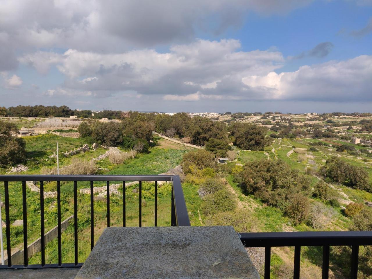 Panoramic Penthouse In Marsascala Which Enjoys Sea And Country Views Apartment Marsaskala Ngoại thất bức ảnh